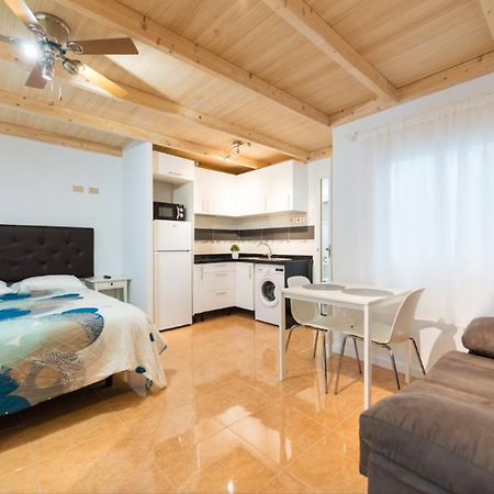Studio Las Palmas Central Rooms 部屋 写真
